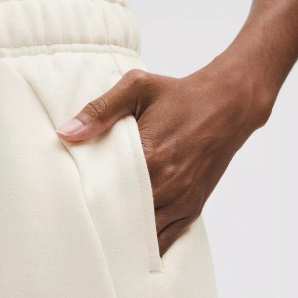 Lululemon Scuba Mid-Rise Oversized Jogger in Light Ivory Size 4 - Picture 5 of 5